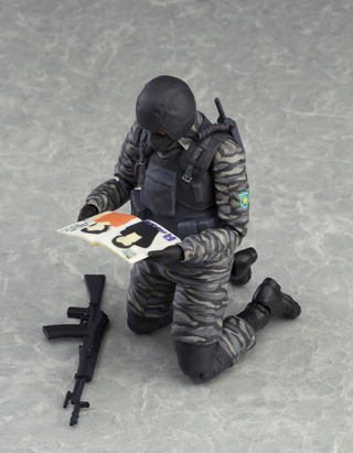 Illustration for article titled Metal Gear Figure Is A Hopeless Plastic Loser